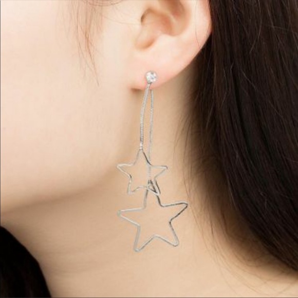 ⭐️HOLLOW STAR EARRINGS⭐️ - Picture 6 of 6